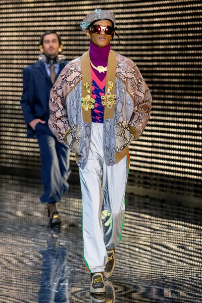 Look 45